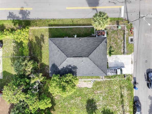 1722 NW 8th Ct, Fort Lauderdale FL 33311