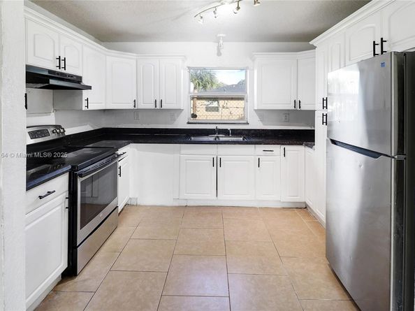 1722 NW 8th Ct, Fort Lauderdale FL 33311