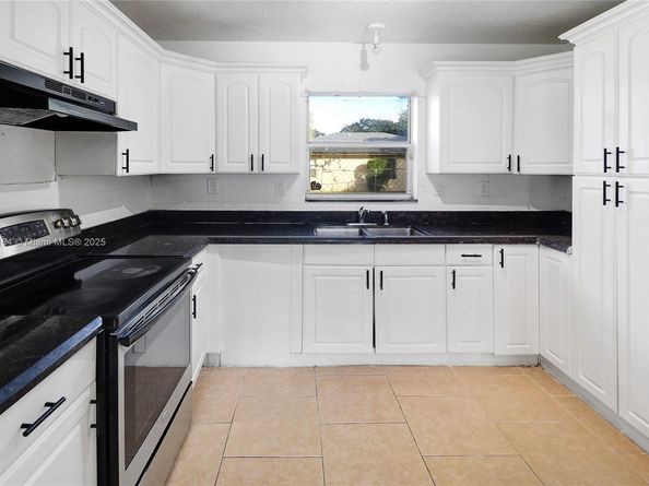 1722 NW 8th Ct, Fort Lauderdale FL 33311