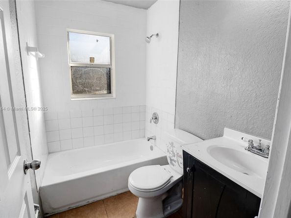 1722 NW 8th Ct, Fort Lauderdale FL 33311