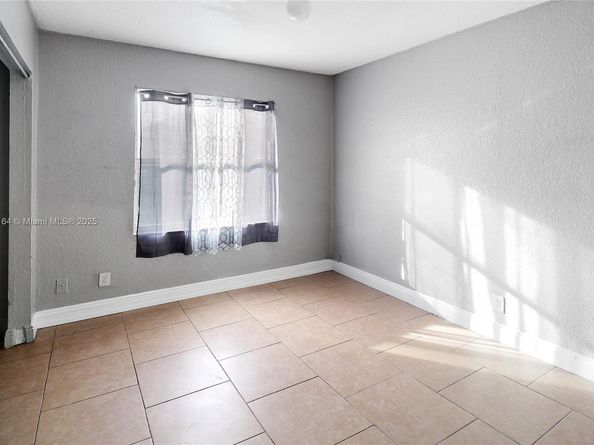 1722 NW 8th Ct, Fort Lauderdale FL 33311