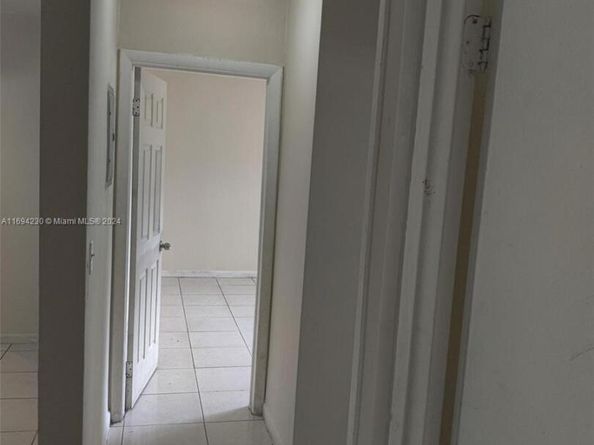 844 SW 10th St, Hallandale Beach FL 33009