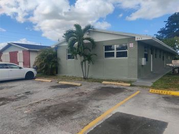 844 SW 10th St