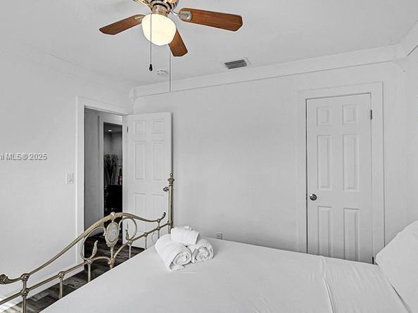 422 49th St, West Palm Beach FL 33407