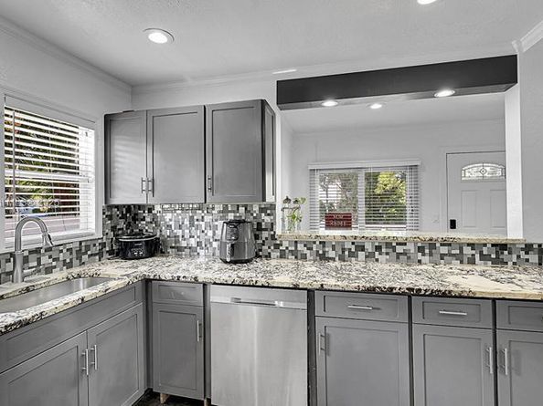 422 49th St, West Palm Beach FL 33407