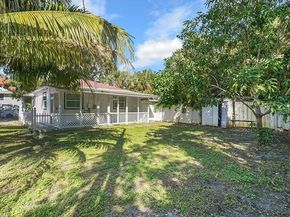 422 49th St, West Palm Beach FL 33407