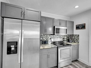 422 49th St, West Palm Beach FL 33407