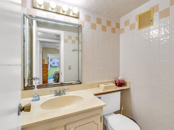 73 Farnham D 73, Deerfield Beach FL 33442