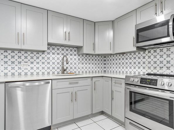 2500 NE 135th St B206, North Miami FL 33181