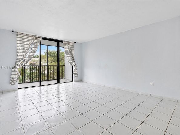 2500 NE 135th St B206, North Miami FL 33181
