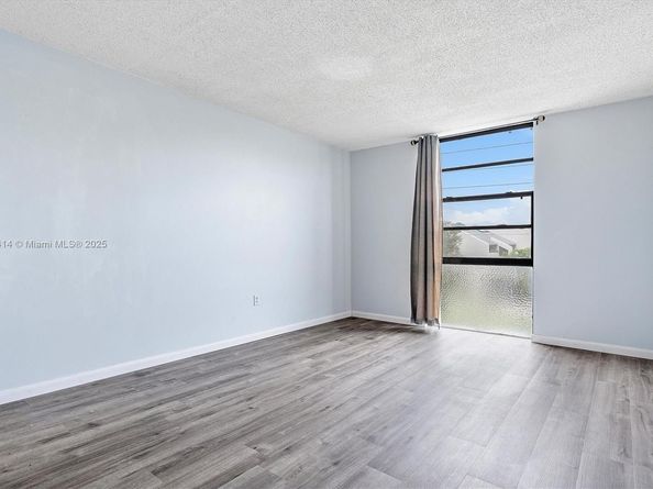 2500 NE 135th St B206, North Miami FL 33181
