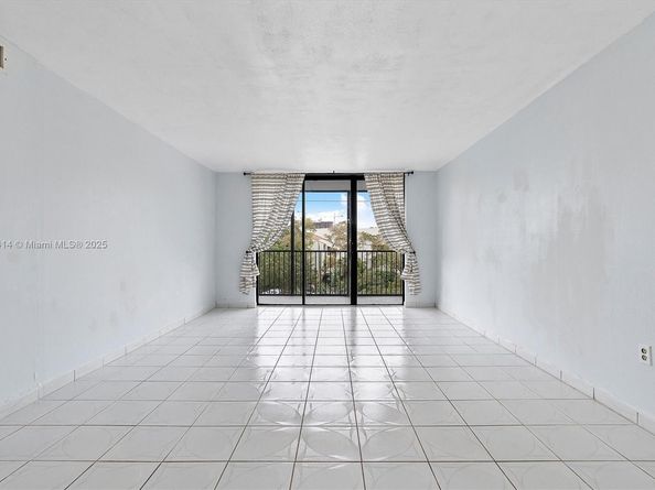 2500 NE 135th St B206, North Miami FL 33181