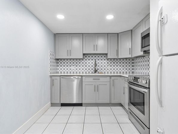 2500 NE 135th St B206, North Miami FL 33181