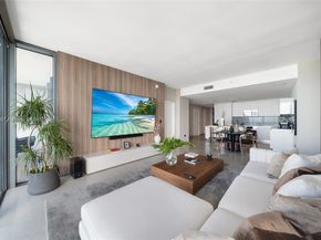 88 SW 7th St 3910, Miami FL 33130