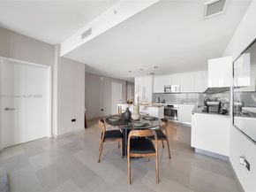 88 SW 7th St 3910, Miami FL 33130