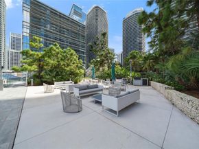 88 SW 7th St 3910, Miami FL 33130