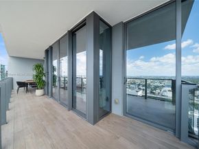 88 SW 7th St 3910, Miami FL 33130