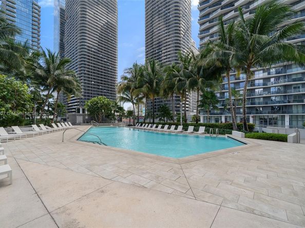 88 SW 7th St 3910, Miami FL 33130