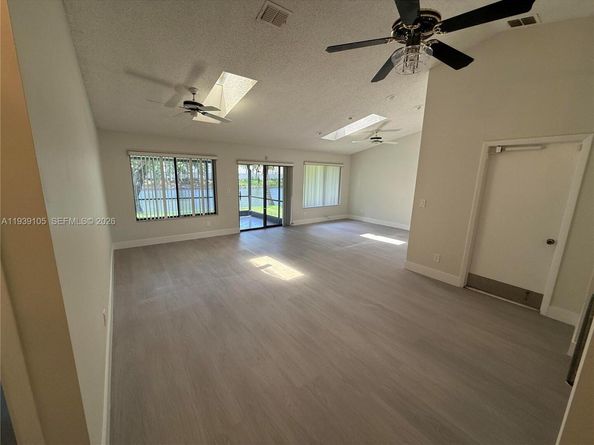 7808 NW 60th St, Tamarac FL 33321