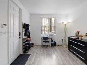 3330 NE 13th Cir Dr 11122, Homestead FL 33033