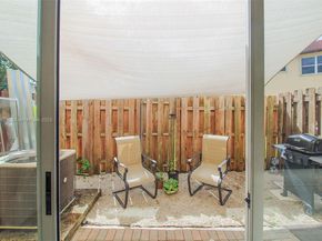 3330 NE 13th Cir Dr 11122, Homestead FL 33033