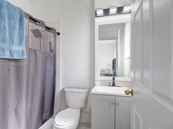 3330 NE 13th Cir Dr 11122, Homestead FL 33033