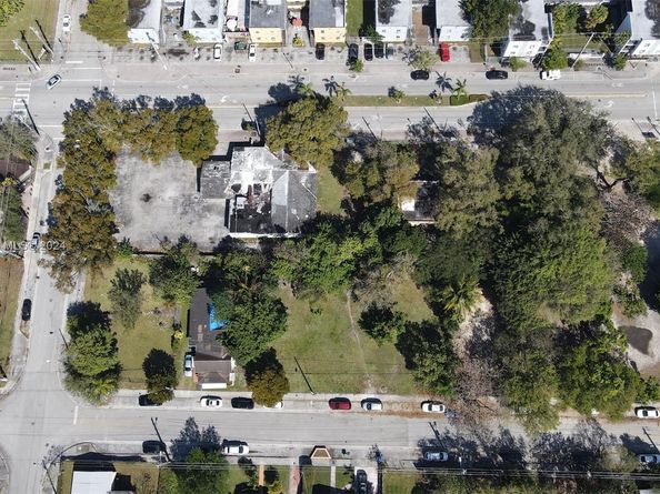 3373 Thomas Ave, Miami FL 33133