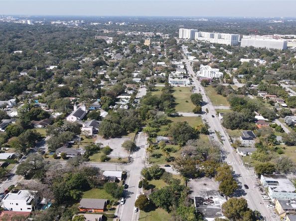 3373 Thomas Ave, Miami FL 33133