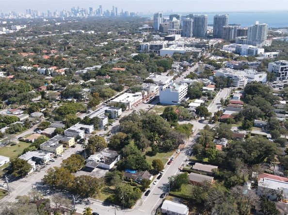 3373 Thomas Ave, Miami FL 33133