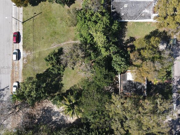 3373 Thomas Ave, Miami FL 33133