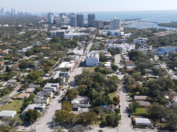 3373 Thomas Ave, Miami FL 33133