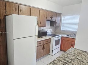 141 NE 10th Ave 22C, Hallandale Beach FL 33009