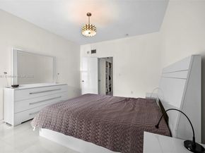 3731 N Country Club Dr 127, Aventura FL 33180