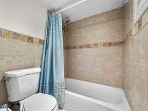 3731 N Country Club Dr 127, Aventura FL 33180