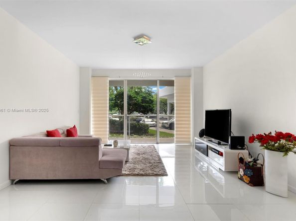 3731 N Country Club Dr 127, Aventura FL 33180
