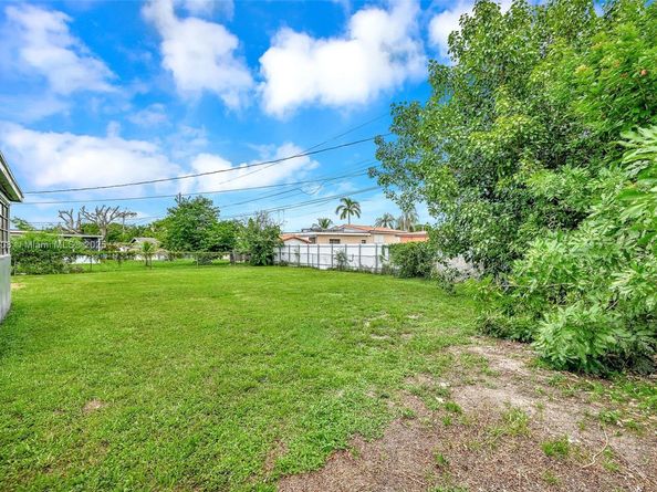 1745 NW 189th Ter, Miami Gardens FL 33056