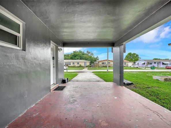 1745 NW 189th Ter, Miami Gardens FL 33056