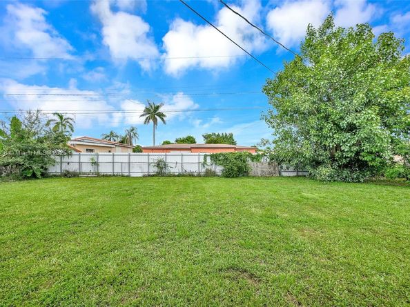 1745 NW 189th Ter, Miami Gardens FL 33056