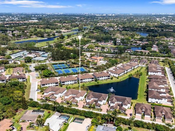 21824 Canadensis Cir 102, Boca Raton FL 33428