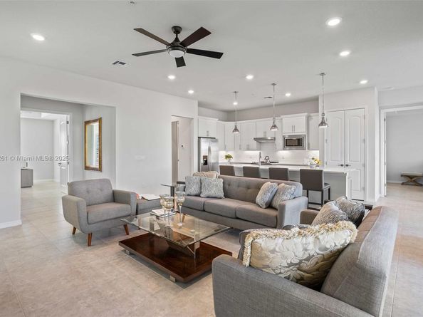21824 Canadensis Cir 102, Boca Raton FL 33428