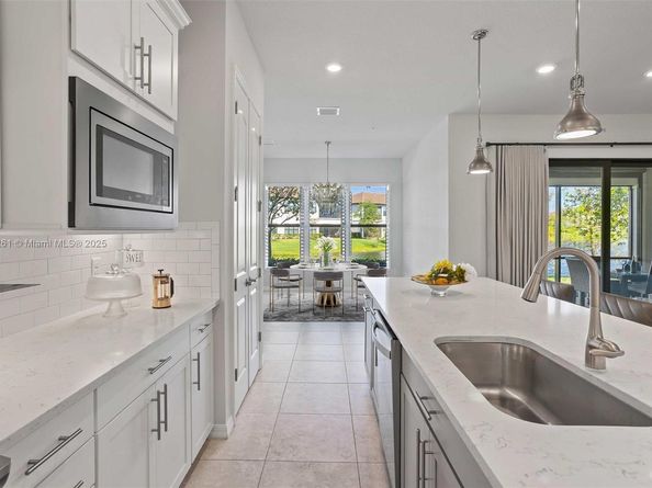 21824 Canadensis Cir 102, Boca Raton FL 33428