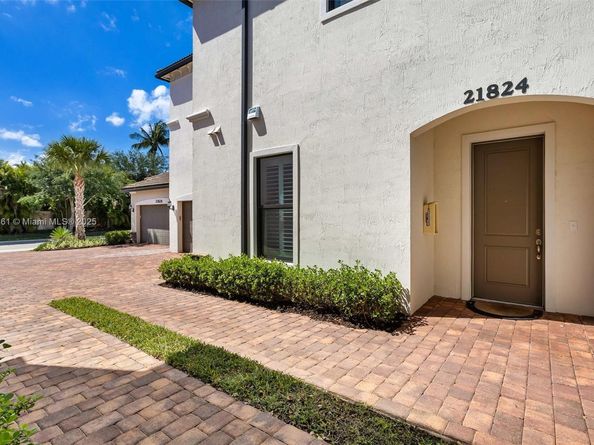 21824 Canadensis Cir 102, Boca Raton FL 33428