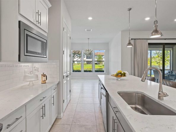 21824 Canadensis Cir 102, Boca Raton FL 33428