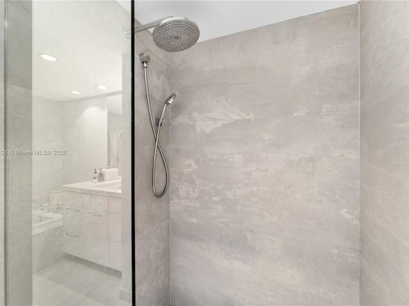 1717 N Bayshore Dr A2637, Miami FL 33132