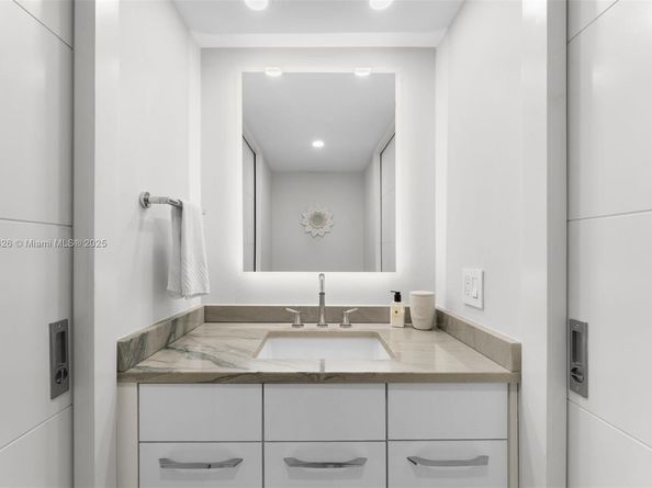 1717 N Bayshore Dr A2637, Miami FL 33132