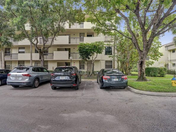 2908 S Carambola Cir S 106, Coconut Creek FL 33066