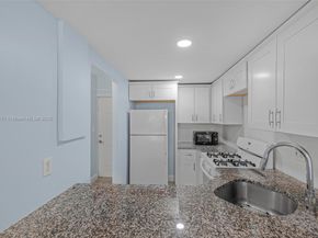 6709 N Kendall Dr 229, Pinecrest FL 33156