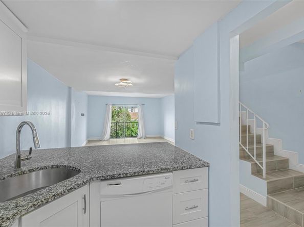 6709 N Kendall Dr 229, Pinecrest FL 33156