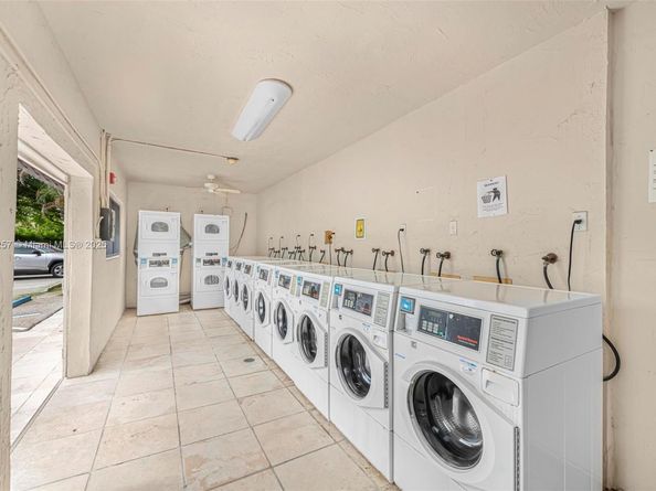 6709 N Kendall Dr 229, Pinecrest FL 33156