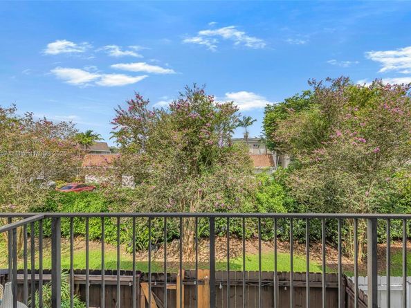 6709 N Kendall Dr 229, Pinecrest FL 33156